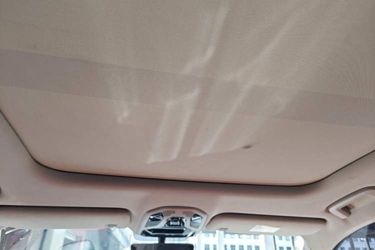 Used Lynk & Co 06 EM-P 2022 PHEV 84 km Range Pro Version Headliner