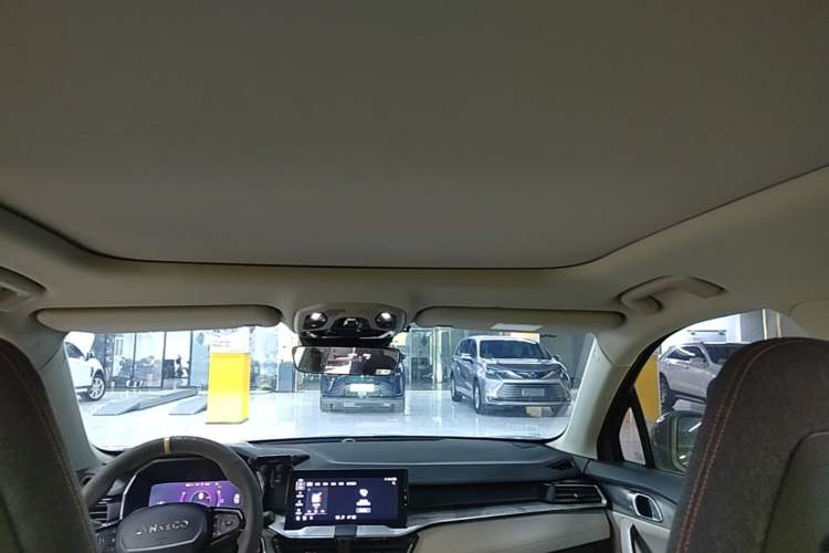 Used Lynk & Co 06 EM-P 2022 PHEV 84 km Range Pro Version Headliner