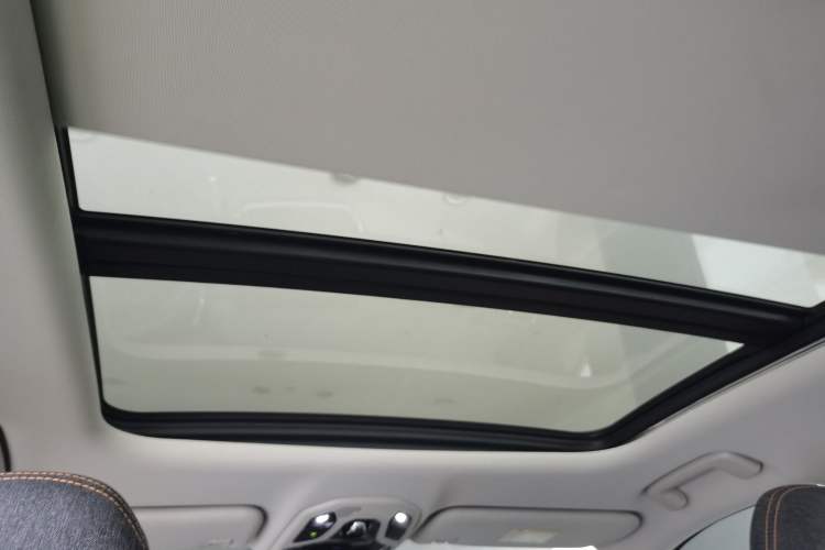 Used Lynk & Co 06 EM-P 2022 PHEV 84 km Range Pro Version Headliner