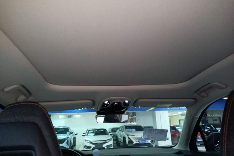 Used Lynk & Co 06 EM-P 2022 PHEV 84 km Range Pro Version Headliner