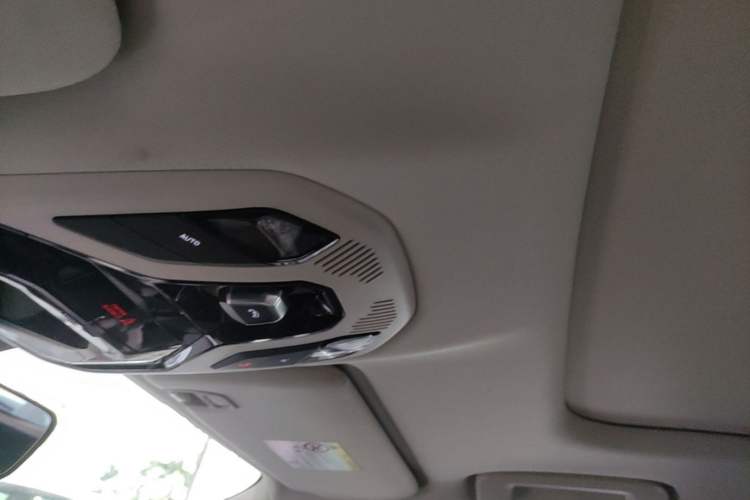 Used Lynk & Co 06 EM-P 2022 PHEV 84 km Range Pro Version Headliner