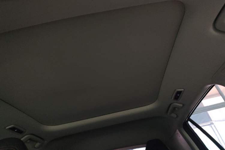 Used Lynk & Co 06 EM-P 2022 PHEV 84 km Range Pro Version Headliner