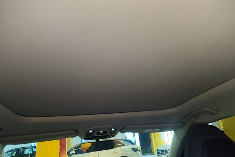 Used Lynk & Co 06 EM-P 2022 PHEV 84 km Range Pro Version Headliner