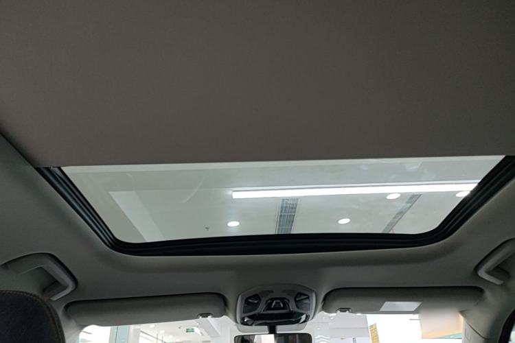 Used Lynk & Co 06 EM-P 2022 PHEV 84 km Range Pro Version Headliner