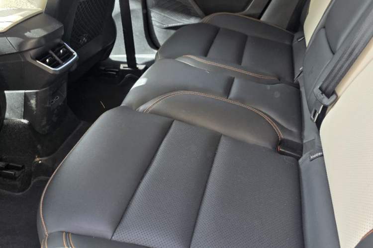 Used Lynk & Co 06 EM-P 2022 PHEV 84 km Range Pro Version Interior 1