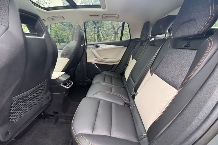 Used Lynk & Co 06 EM-P 2022 PHEV 84 km Range Pro Version Interior 2