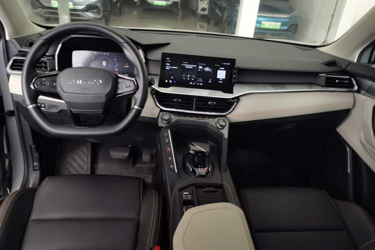 Used Lynk & Co 06 EM-P 2022 PHEV 84 km Range Pro Version Interior 2