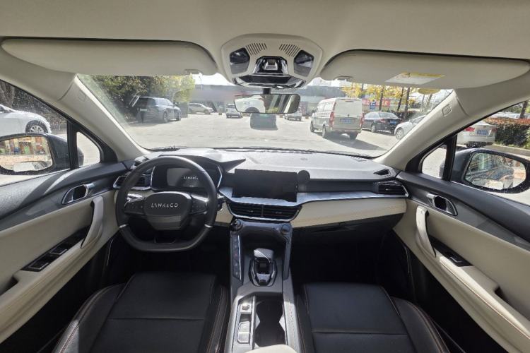 Used Lynk & Co 06 EM-P 2022 PHEV 84 km Range Pro Version Interior 2