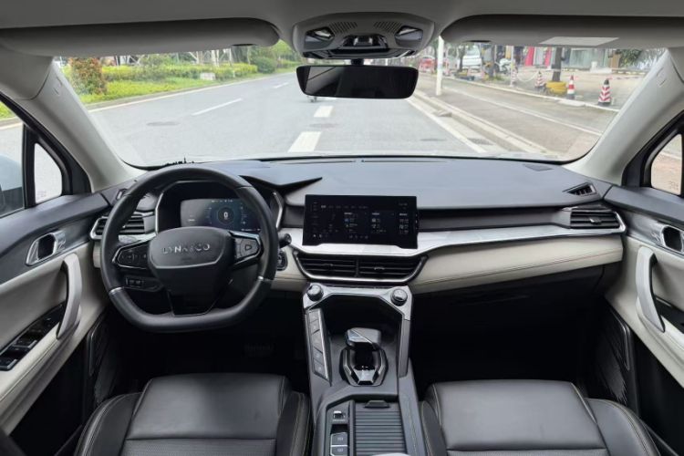Used Lynk & Co 06 EM-P 2022 PHEV 84 km Range Pro Version Interior 2