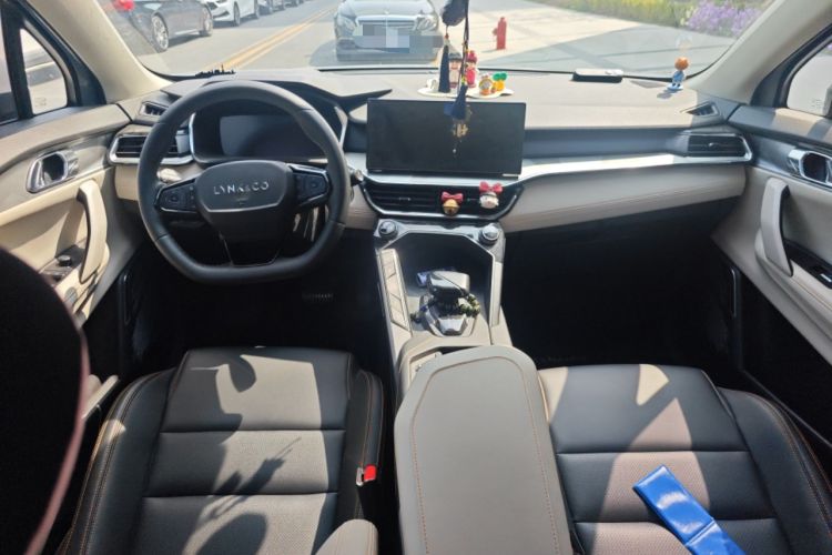 Used Lynk & Co 06 EM-P 2022 PHEV 84 km Range Pro Version Interior 2