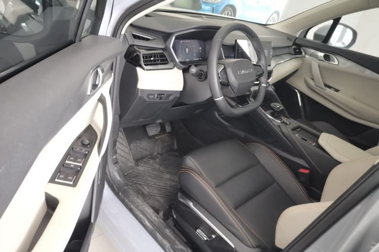 Used Lynk & Co 06 EM-P 2022 PHEV 84 km Range Pro Version Interior 3