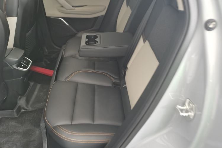 Used Lynk & Co 06 EM-P 2022 PHEV 84 km Range Pro Version Interior 4