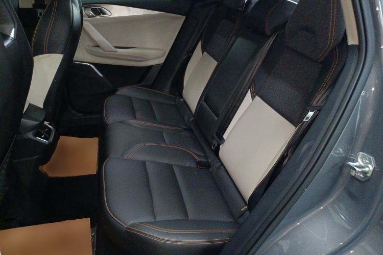 Used Lynk & Co 06 EM-P 2022 PHEV 84 km Range Pro Version Interior 4