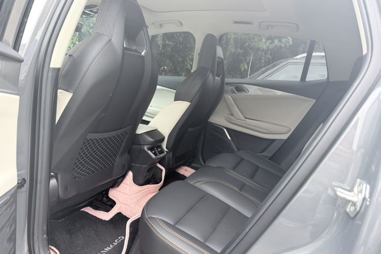 Used Lynk & Co 06 EM-P 2022 PHEV 84 km Range Pro Version Interior 5