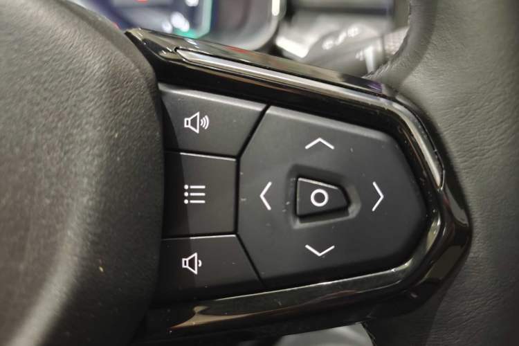 Used Lynk & Co 06 EM-P 2022 PHEV 84 km Range Pro Version Interior 6