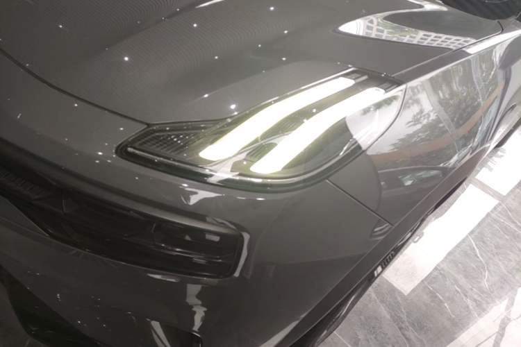Used Lynk & Co 06 EM-P 2022 PHEV 84 km Range Pro Version Left Front Headlight