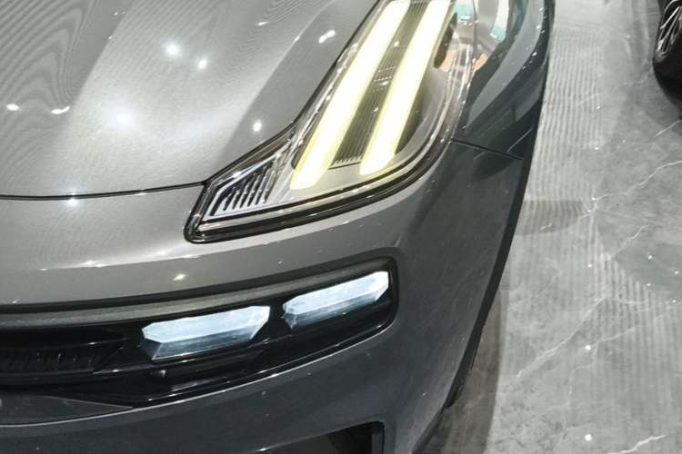 Used Lynk & Co 06 EM-P 2022 PHEV 84 km Range Pro Version Left Front Headlight