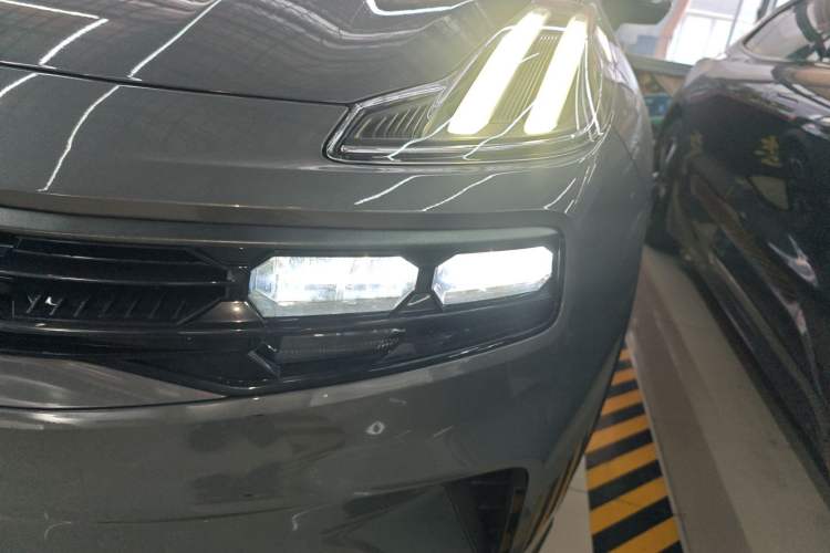 Used Lynk & Co 06 EM-P 2022 PHEV 84 km Range Pro Version Left Front Headlight