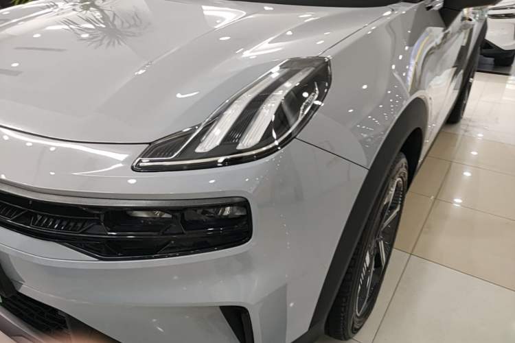Used Lynk & Co 06 EM-P 2022 PHEV 84 km Range Pro Version Left Front Headlight