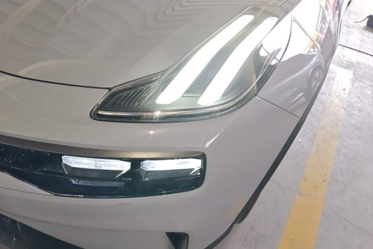 Used Lynk & Co 06 EM-P 2022 PHEV 84 km Range Pro Version Left Front Headlight