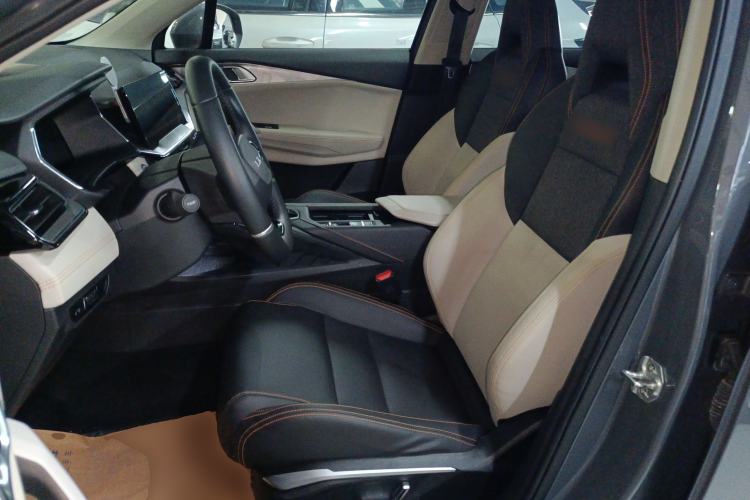 Used Lynk & Co 06 EM-P 2022 PHEV 84 km Range Pro Version Left Front Seat