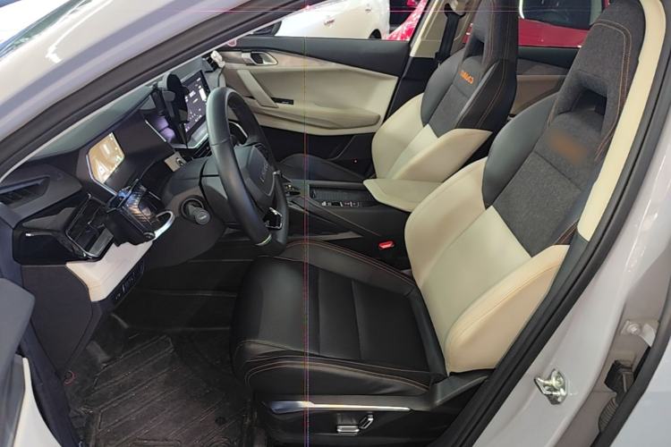 Used Lynk & Co 06 EM-P 2022 PHEV 84 km Range Pro Version Left Front Seat