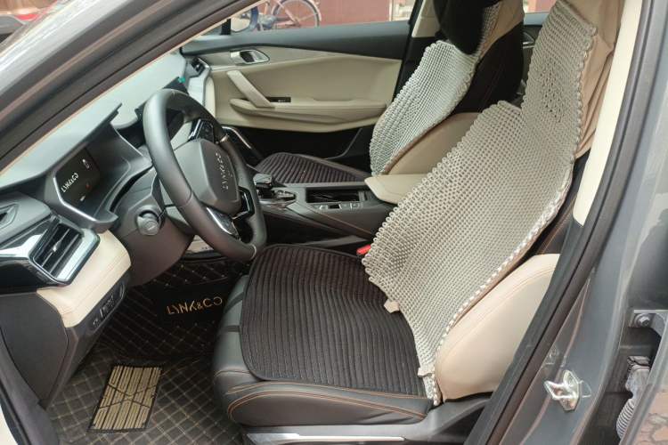 Used Lynk & Co 06 EM-P 2022 PHEV 84 km Range Pro Version Left Front Seat