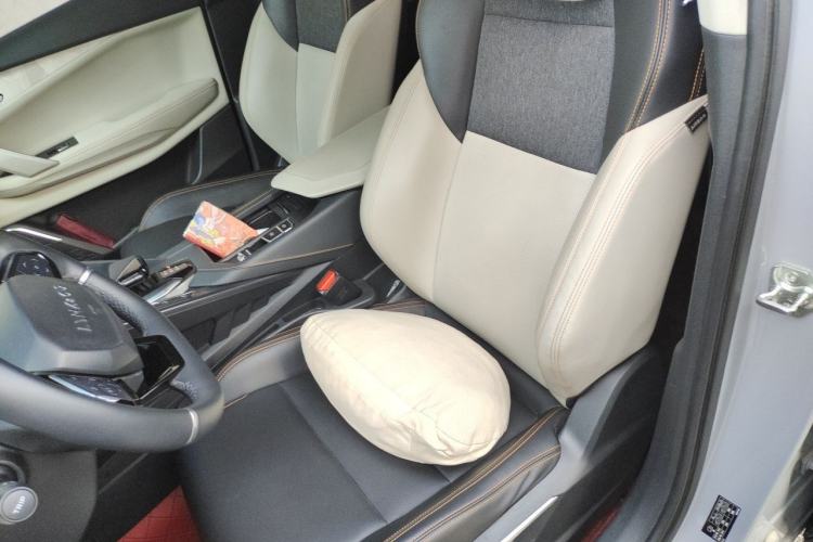 Used Lynk & Co 06 EM-P 2022 PHEV 84 km Range Pro Version Left Front Seat
