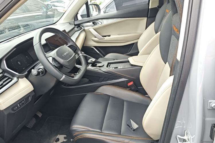 Used Lynk & Co 06 EM-P 2022 PHEV 84 km Range Pro Version Left Front Seat