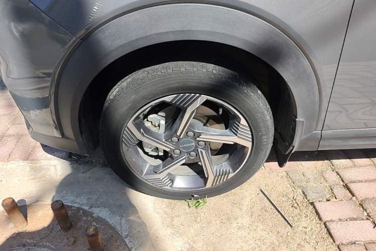 Used Lynk & Co 06 EM-P 2022 PHEV 84 km Range Pro Version Left Front Wheel Hub