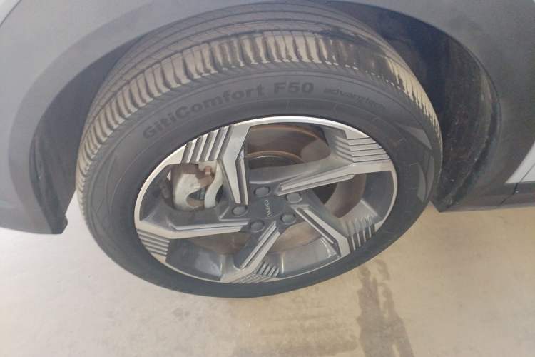 Used Lynk & Co 06 EM-P 2022 PHEV 84 km Range Pro Version Left Front Wheel Hub