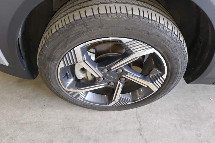 Used Lynk & Co 06 EM-P 2022 PHEV 84 km Range Pro Version Left Front Wheel Hub