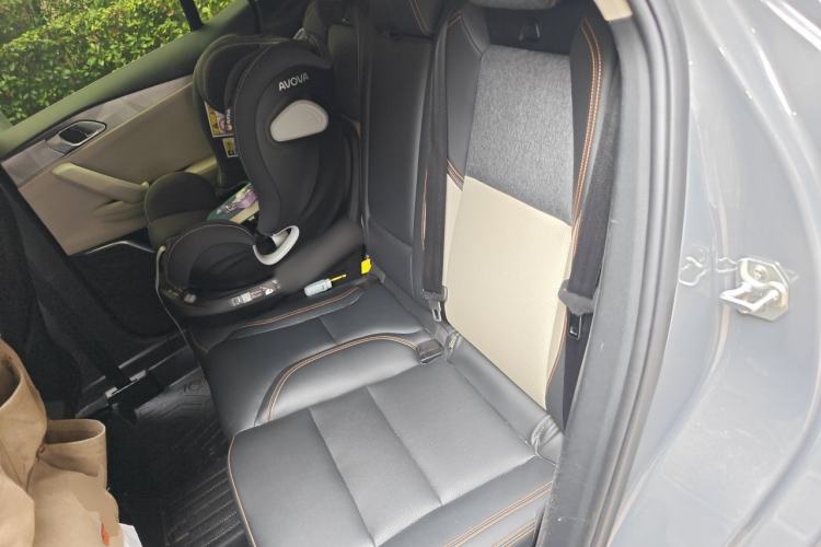 Used Lynk & Co 06 EM-P 2022 PHEV 84 km Range Pro Version Left Rear Seat