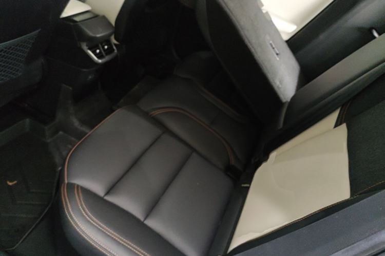 Used Lynk & Co 06 EM-P 2022 PHEV 84 km Range Pro Version Left Rear Seat