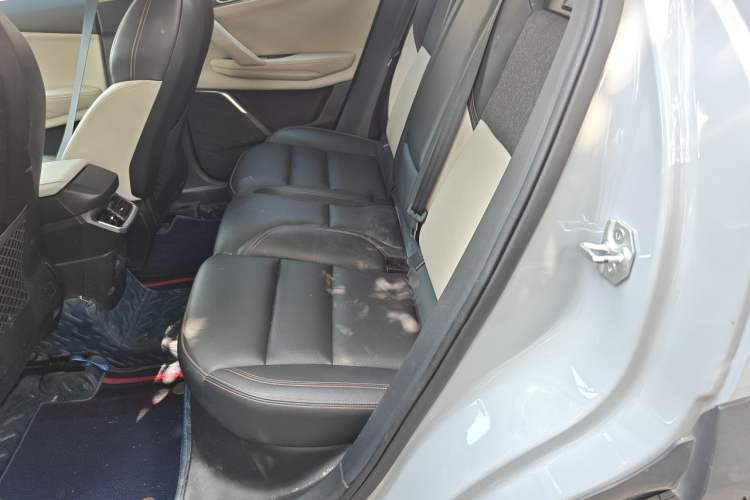 Used Lynk & Co 06 EM-P 2022 PHEV 84 km Range Pro Version Left Rear Seat