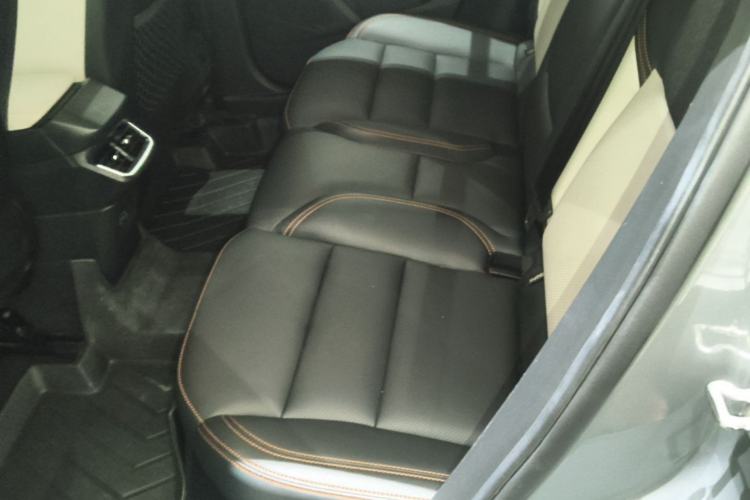Used Lynk & Co 06 EM-P 2022 PHEV 84 km Range Pro Version Left Rear Seat