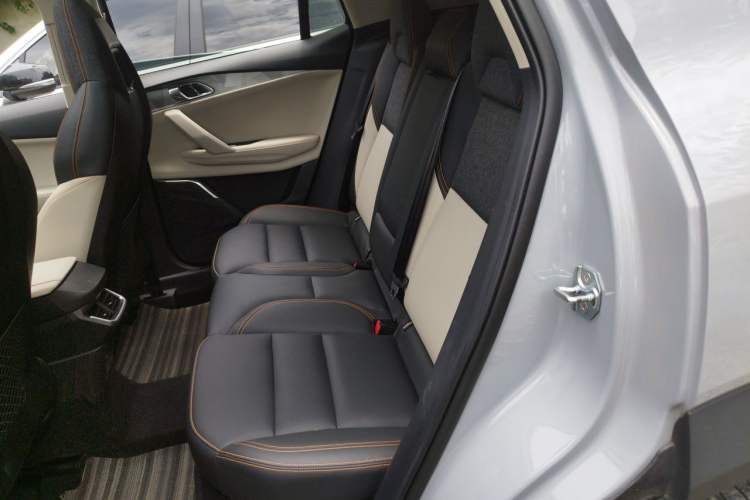 Used Lynk & Co 06 EM-P 2022 PHEV 84 km Range Pro Version Left Rear Seat