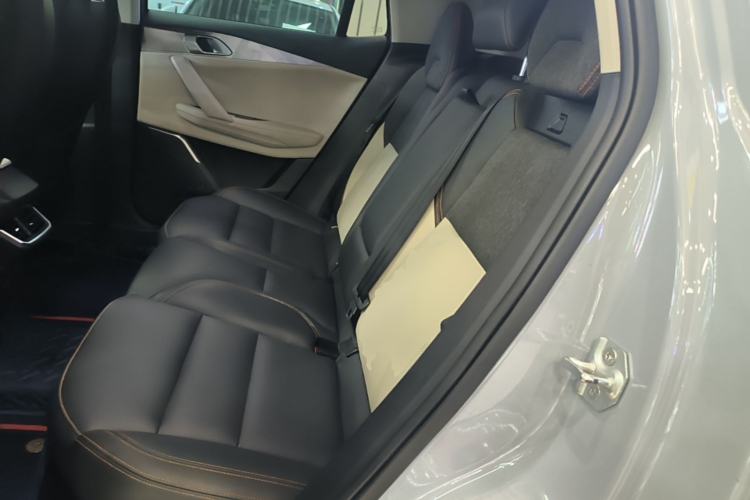 Used Lynk & Co 06 EM-P 2022 PHEV 84 km Range Pro Version Left Rear Seat
