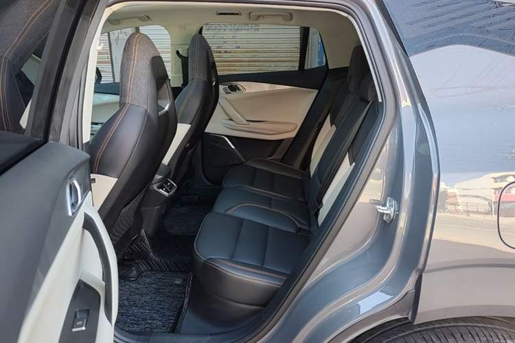 Used Lynk & Co 06 EM-P 2022 PHEV 84 km Range Pro Version Left Rear Seat