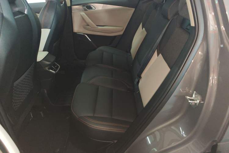 Used Lynk & Co 06 EM-P 2022 PHEV 84 km Range Pro Version Left Rear Seat