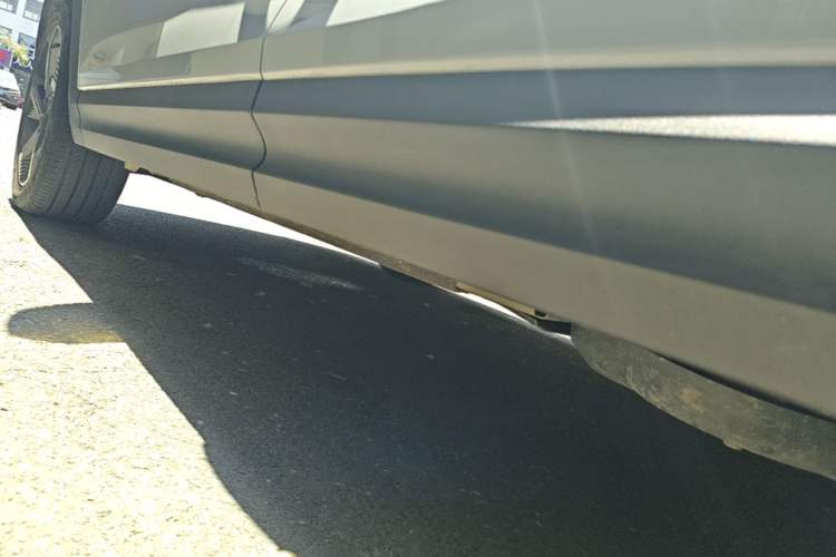 Used Lynk & Co 06 EM-P 2022 PHEV 84 km Range Pro Version Left Side Sill