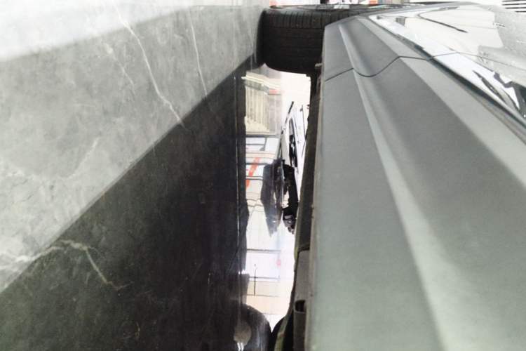 Used Lynk & Co 06 EM-P 2022 PHEV 84 km Range Pro Version Left Side Sill