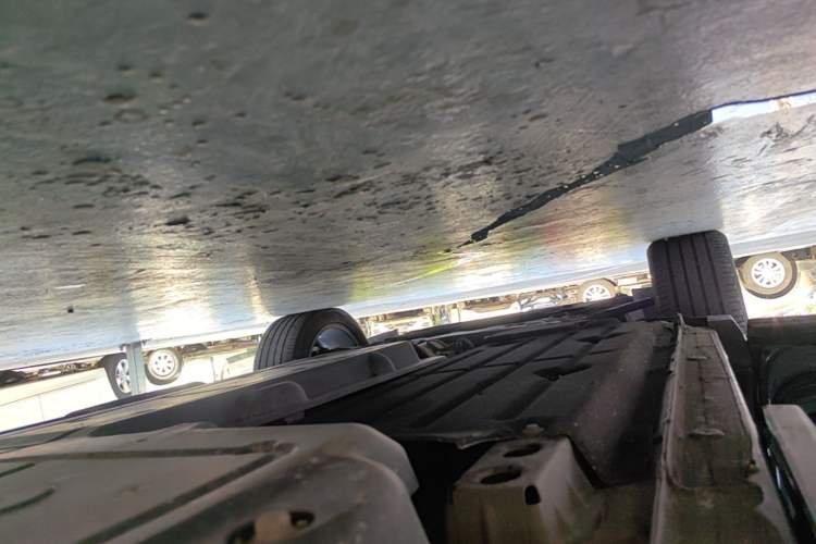 Used Lynk & Co 06 EM-P 2022 PHEV 84 km Range Pro Version Left Side Sill