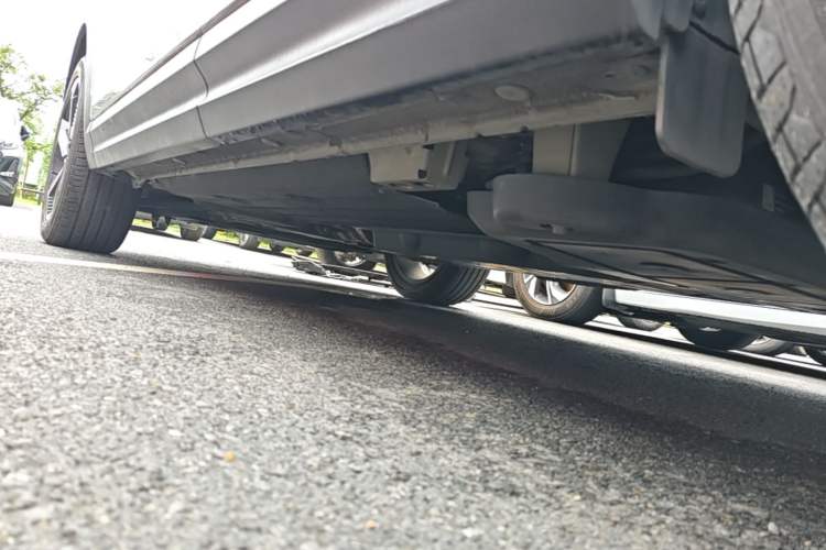 Used Lynk & Co 06 EM-P 2022 PHEV 84 km Range Pro Version Left Side Sill