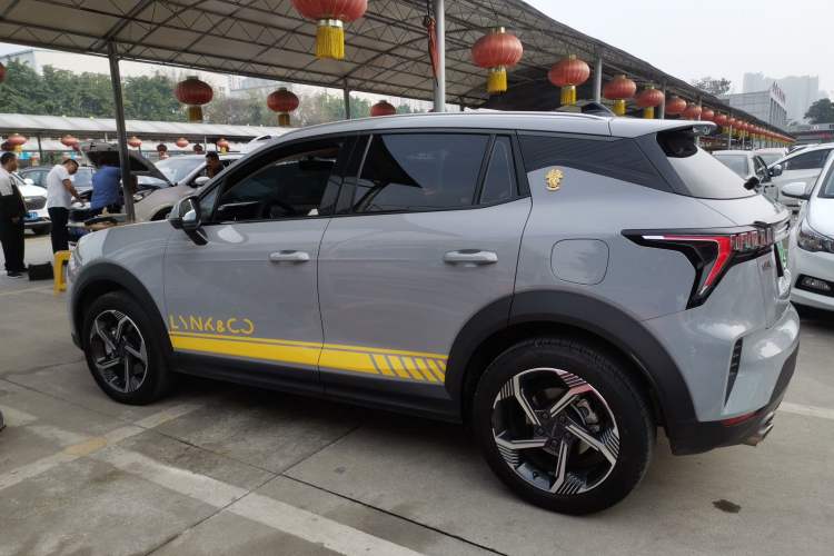 Used Lynk & Co 06 EM-P 2022 PHEV 84 km Range Pro Version Left Side