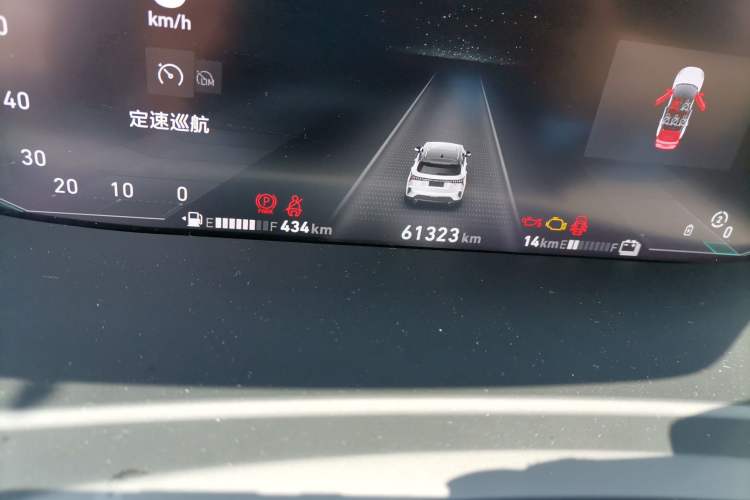 Used Lynk & Co 06 EM-P 2022 PHEV 84 km Range Pro Version Odometer Close Up