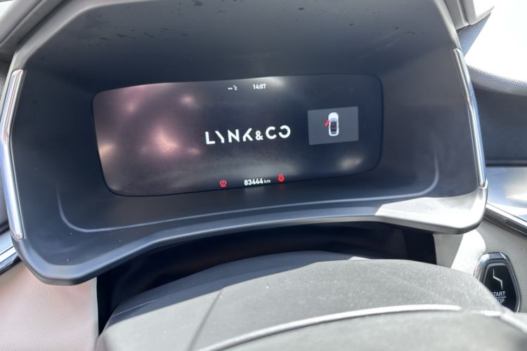 Used Lynk & Co 06 EM-P 2022 PHEV 84 km Range Pro Version Odometer Close Up