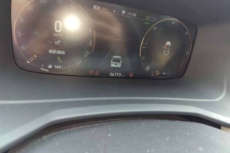 Used Lynk & Co 06 EM-P 2022 PHEV 84 km Range Pro Version Odometer Close Up