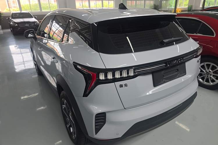 Used Lynk & Co 06 EM-P 2022 PHEV 84 km Range Pro Version Rear Left 45 Deg