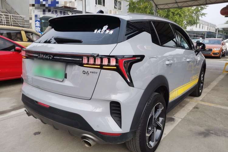 Used Lynk & Co 06 EM-P 2022 PHEV 84 km Range Pro Version Rear Right 45 Deg